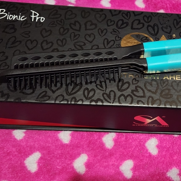 Straight Ahead Beauty Bionic Pro Ceramic (Red) Flat Iron - Picture 3 of 5